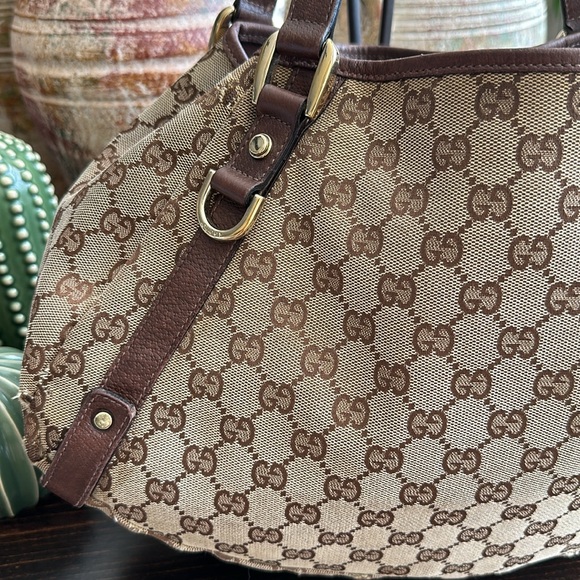 Gucci GG Canvas Medium Abbey Shoulder Bag - Picture 2 of 11